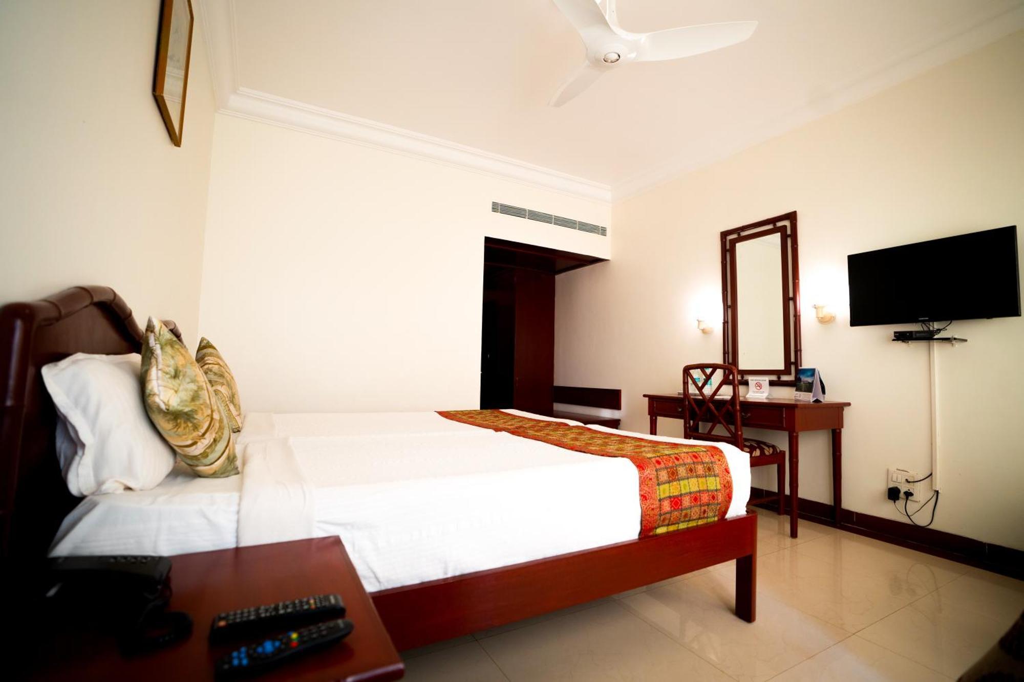 Hotel Rns Residency Sea View Māvalli Exterior foto